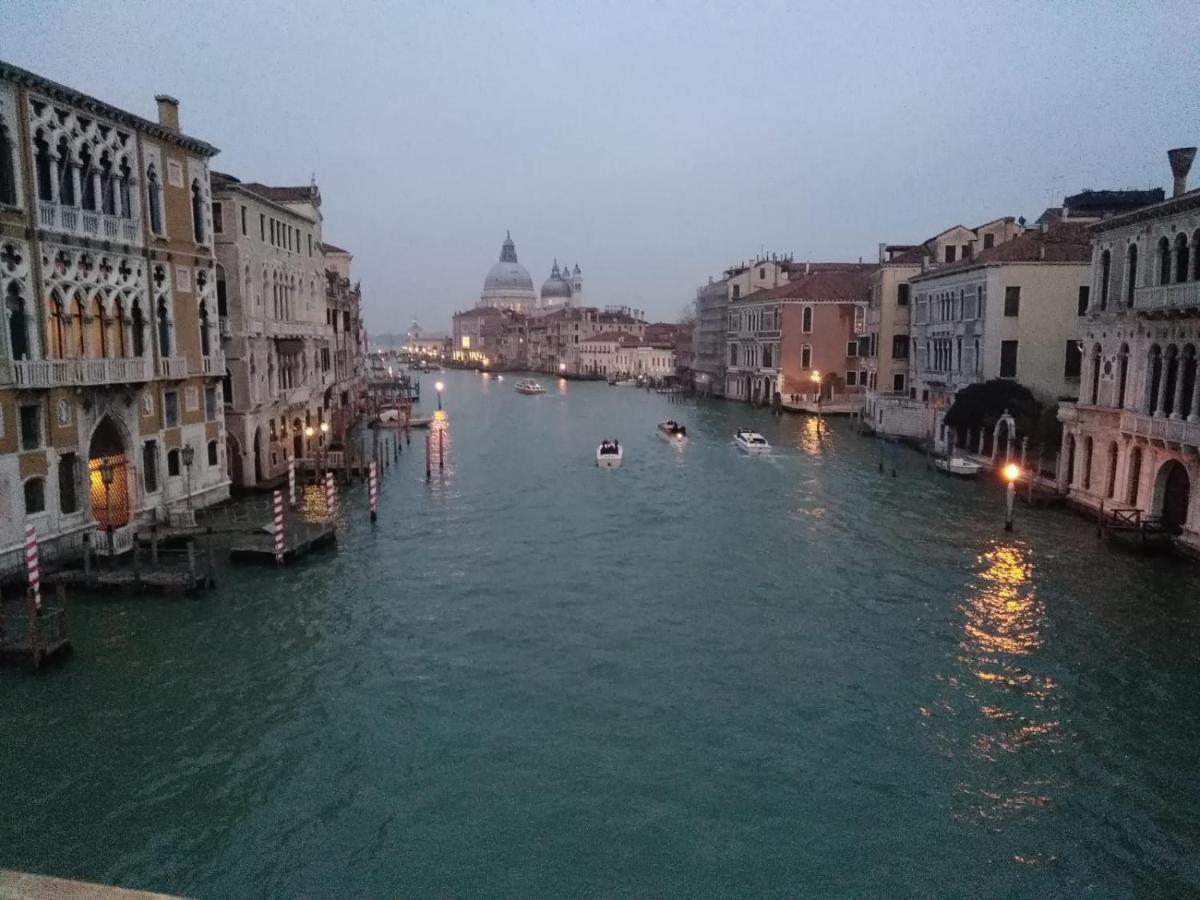 Raggio Di Sole Dietro Piazza San Marco 베니스 외부 사진