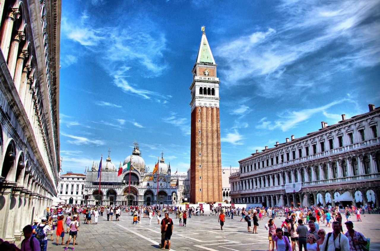 Raggio Di Sole Dietro Piazza San Marco 베니스 외부 사진